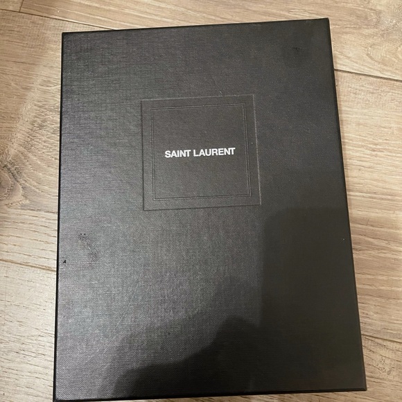 Kate Medium YSL in Grained Leather - Picture 5 of 7